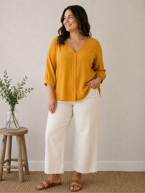 41 Hawthorn V-Neck Button Front Blouse